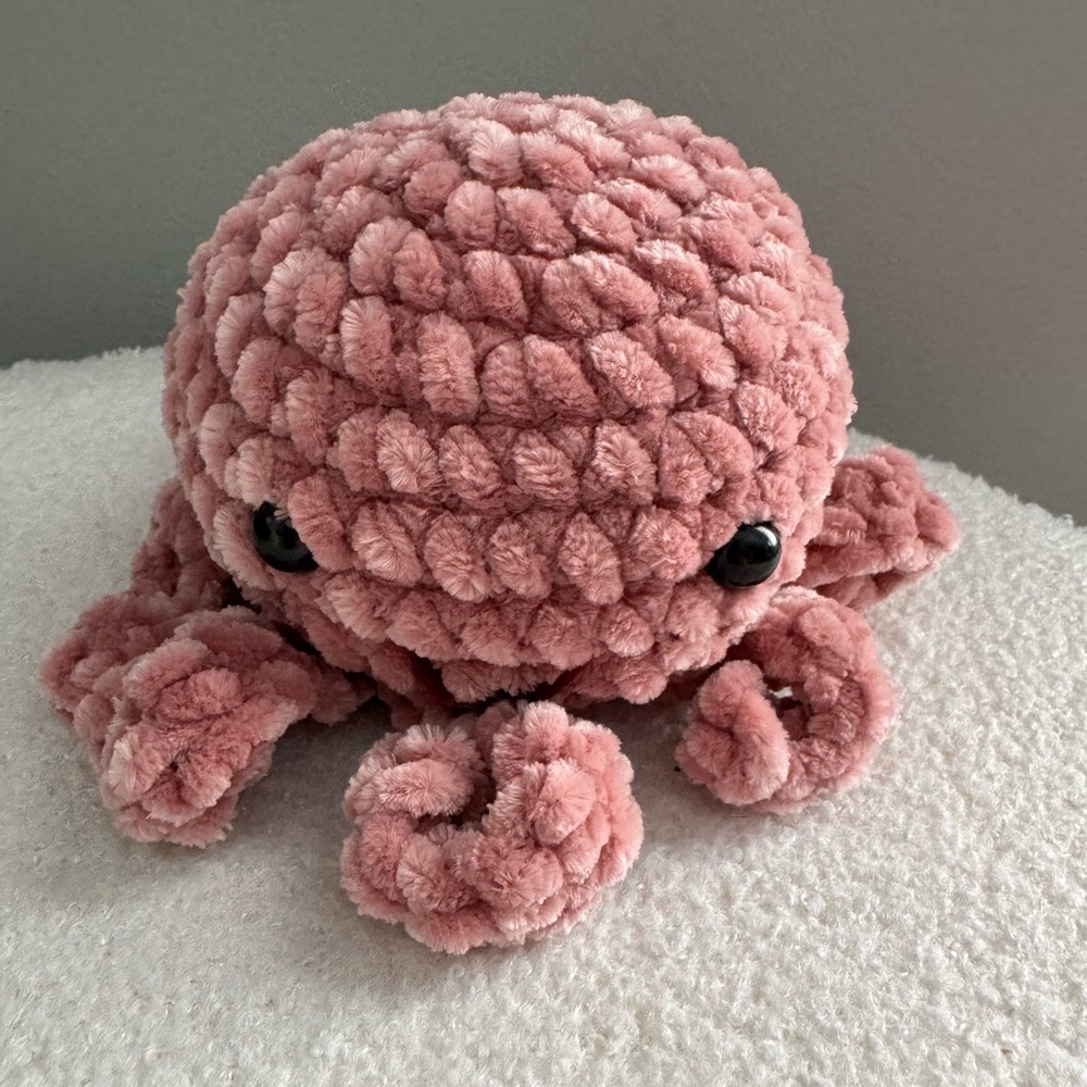 Hand crocheted octopus 🐙 - Picture 2 of 4
